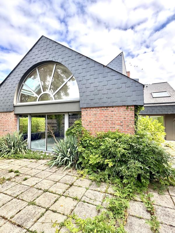 Maison traditionnelle - 361 m² - 8 pièces