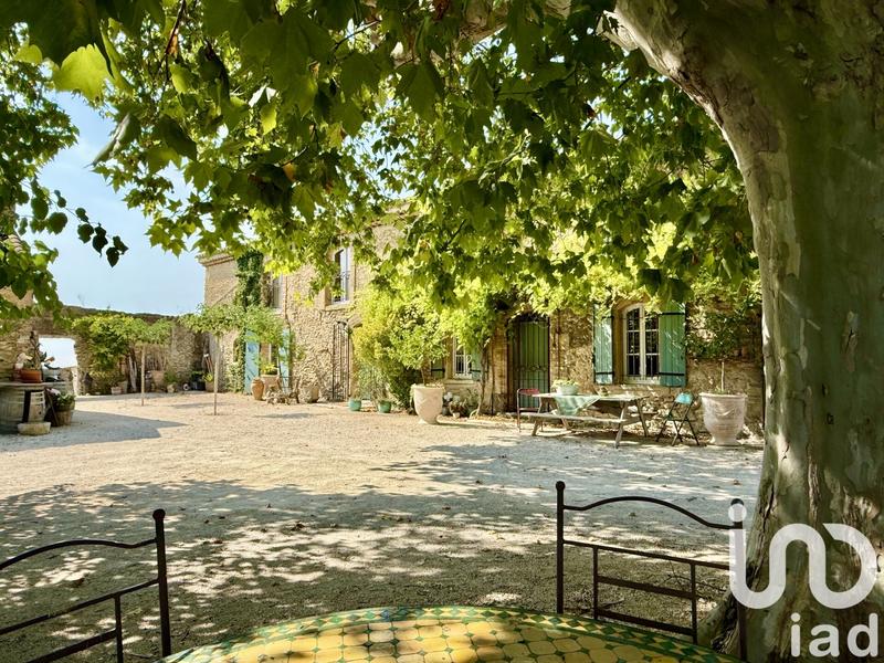 Maison - 250 m² - 7 pièces