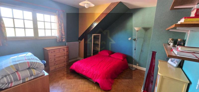 Propriété - 250 m² - 6 pièces