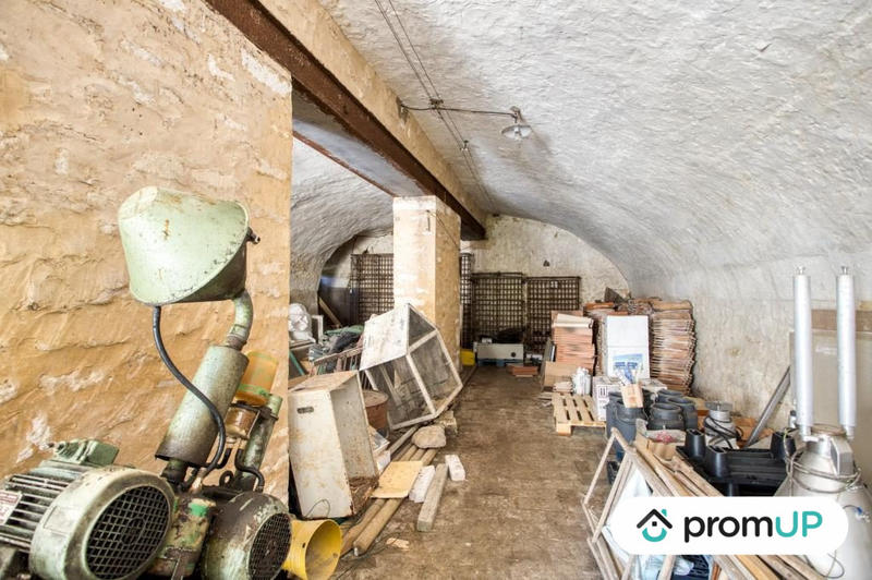 Maison ancienne - 490 m² - 2 pièces