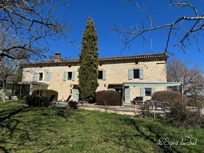 Maison - 330 m² - 9 pièces