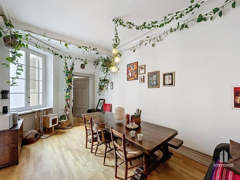 Appartement - 99 m² - 4 pièces