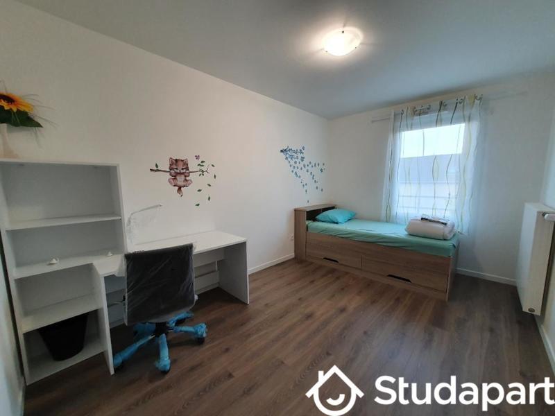 Chambre - 11 m² - 1 pièce