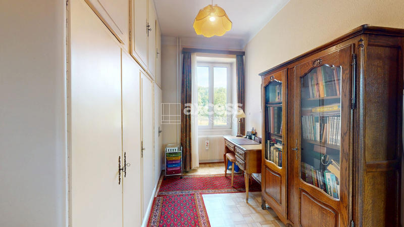 Maison - 234 m² - 10 pièces