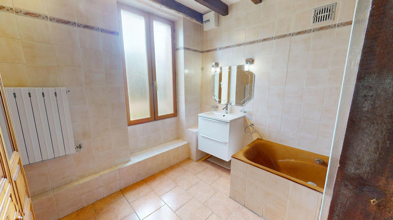 Maison - 104 m² - 6 pièces