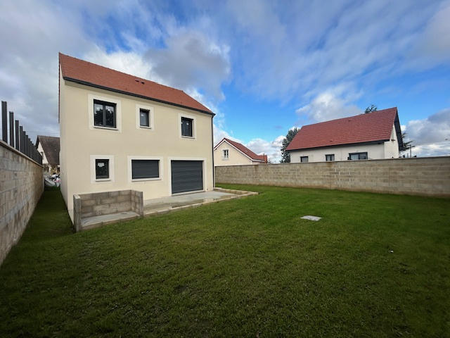 Maison - 121 m² - 6 pièces