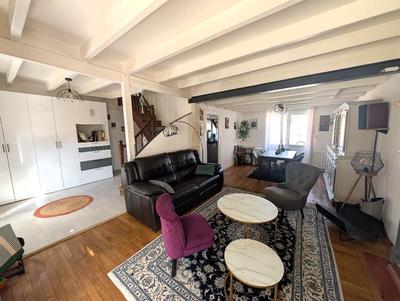 Maison traditionnelle - 179 m² - 8 pièces