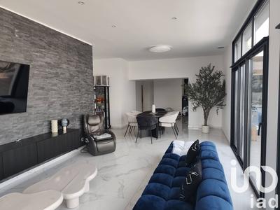 Maison - 210 m² - 6 pièces