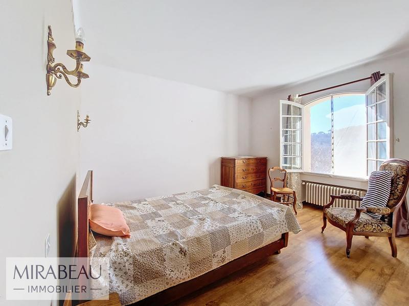 Villa - 203 m² - 6 pièces