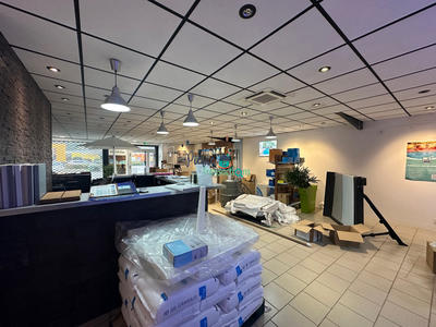 Local commercial - 170 m² - 2 pièces
