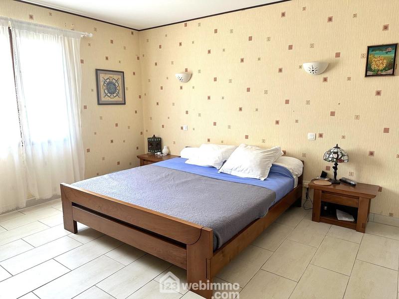 Maison - 186 m² - 7 pièces