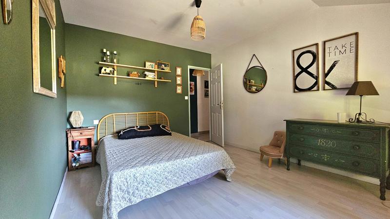 Maison - 340 m² - 12 pièces