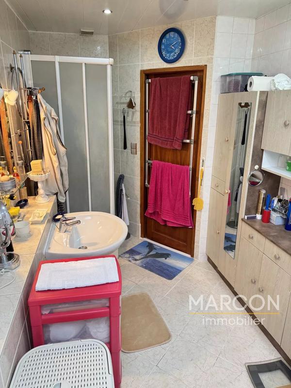 Maison - 175 m² - 10 pièces