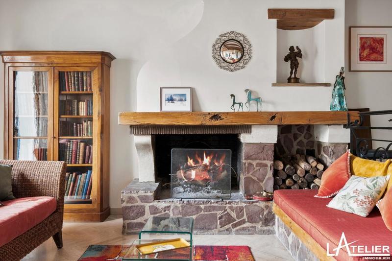 Maison - 203 m² - 8 pièces