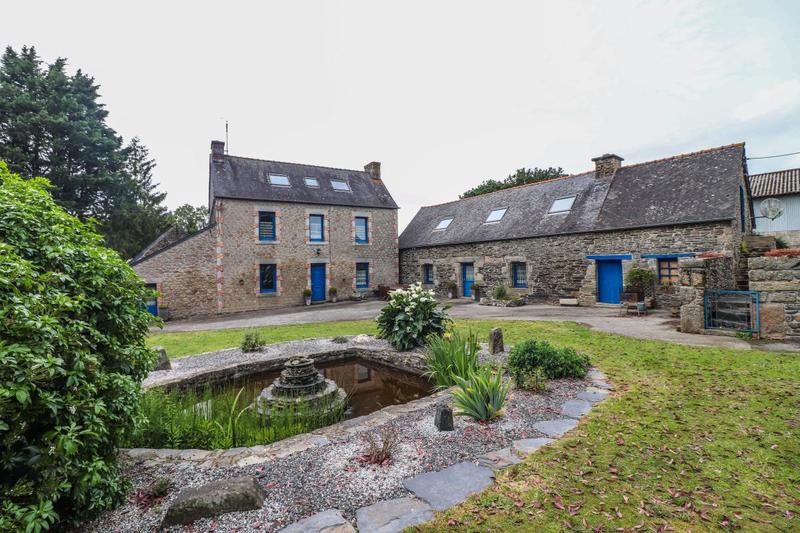 Maison - 226 m² - 7 pièces