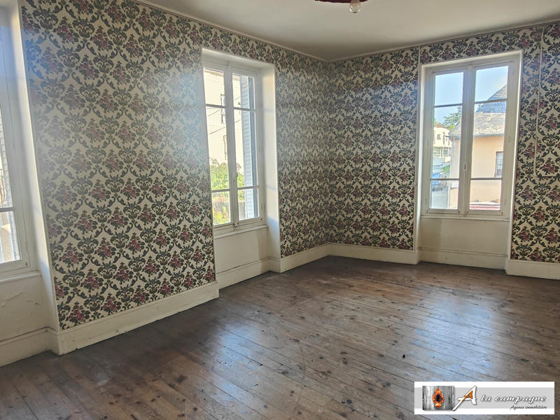 Maison traditionnelle - 283 m² - 17 pièces