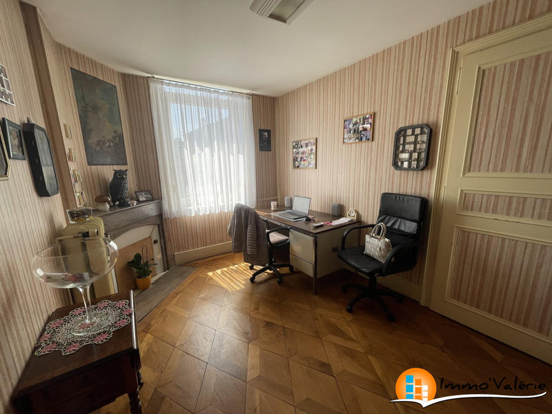 Maison - 854 m² - 19 pièces