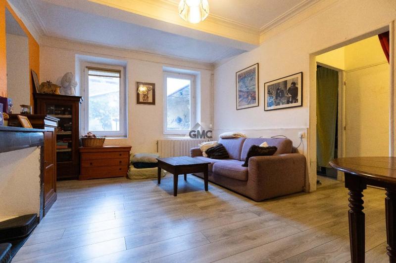 Maison - 234 m² - 8 pièces