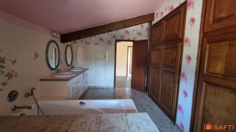 Maison - 219 m² - 6 pièces