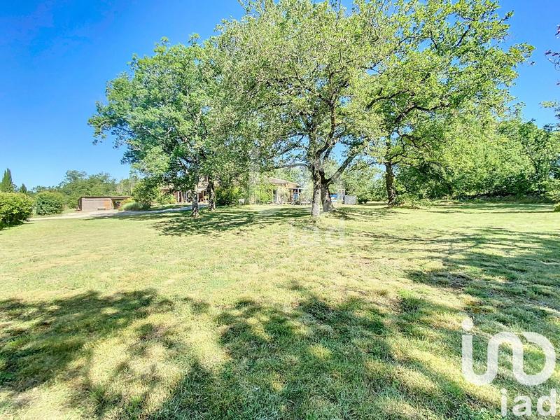 Maison - 242 m² - 9 pièces