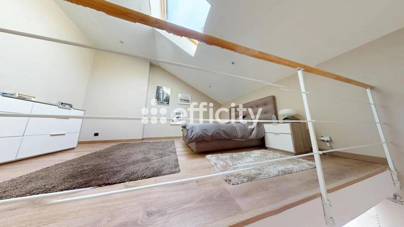 Maison - 235 m² - 6 pièces