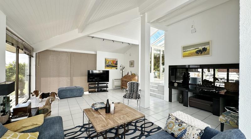 Maison d'architecte - 240 m² - 9 pièces