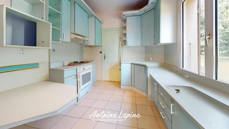 Maison - 182 m² - 9 pièces
