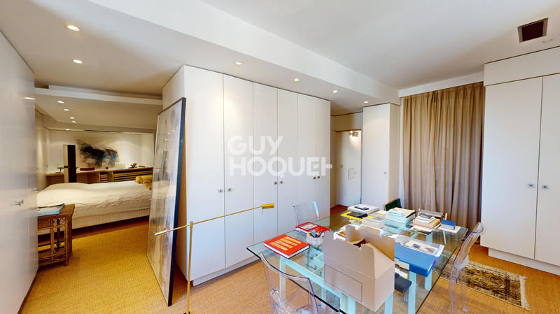 Maison - 243 m² - 9 pièces