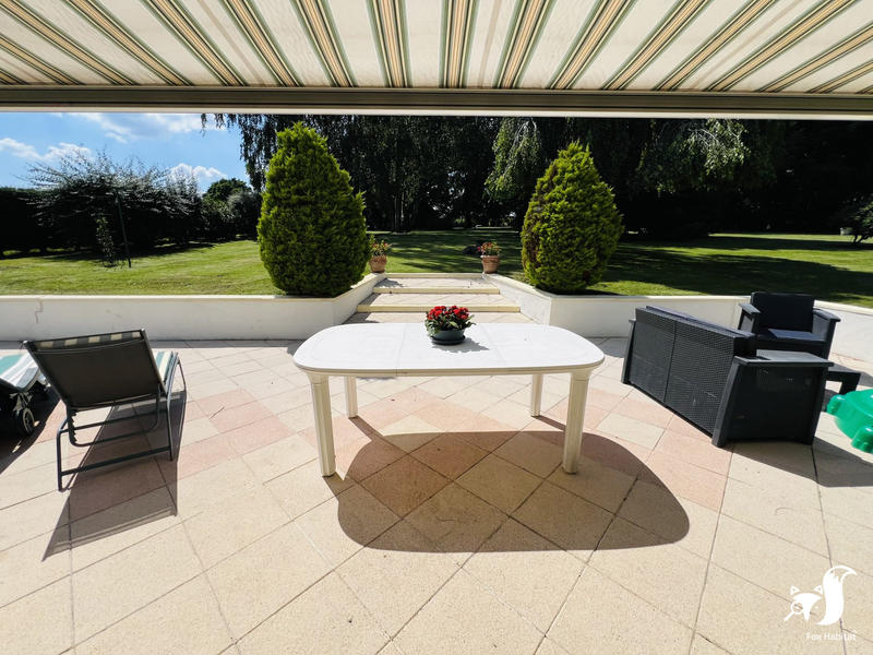 Maison - 380 m² - 12 pièces