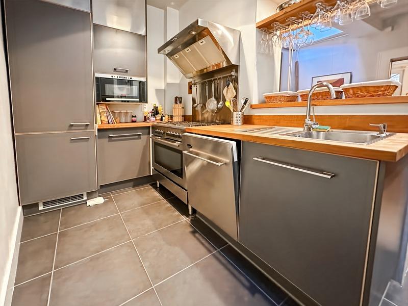 Maison - 98 m² - 8 pièces