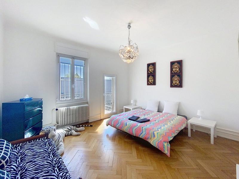 Maison - 299 m² - 9 pièces