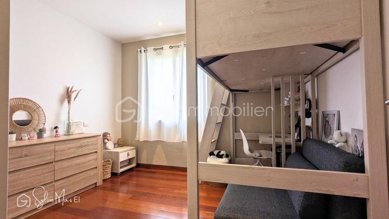 Maison - 220 m² - 8 pièces