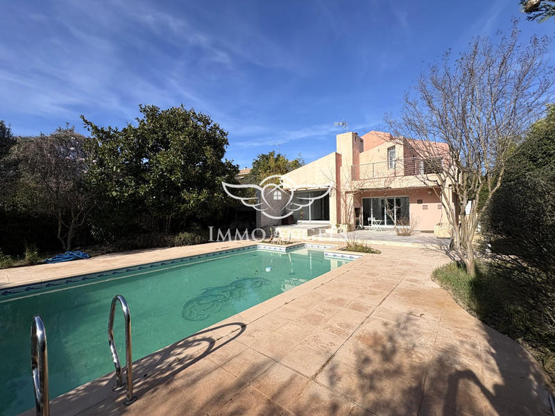 Maison - 209 m² - 6 pièces