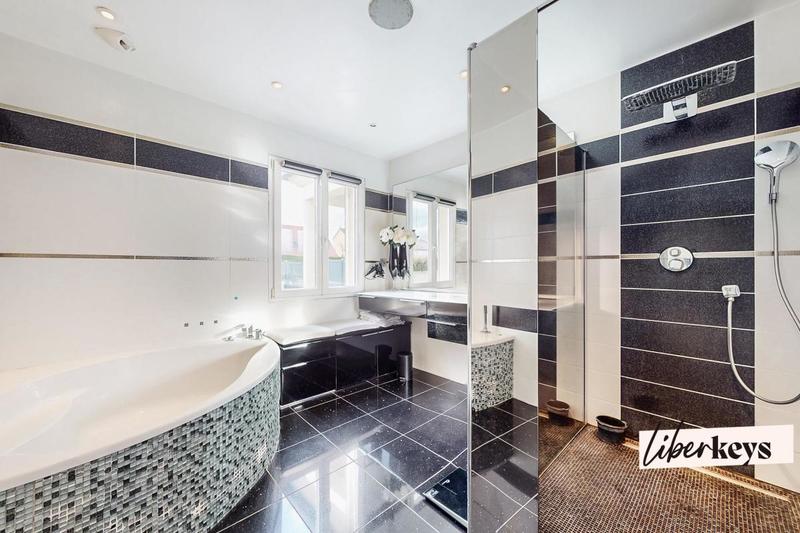 Maison - 165 m² - 7 pièces