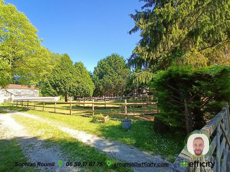 Maison - 302 m² - 7 pièces