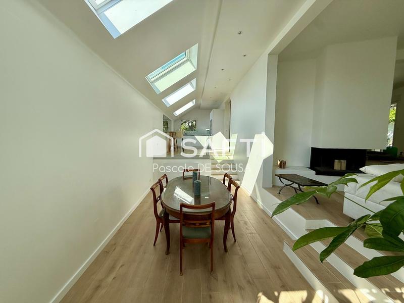 Maison - 337 m² - 8 pièces