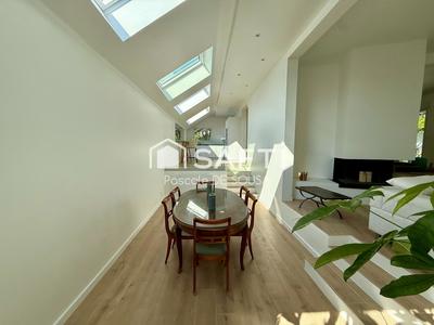 Maison - 337 m² - 8 pièces