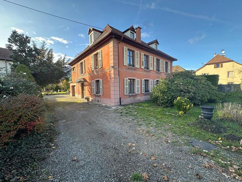 Propriété - 192 m² - 6 pièces