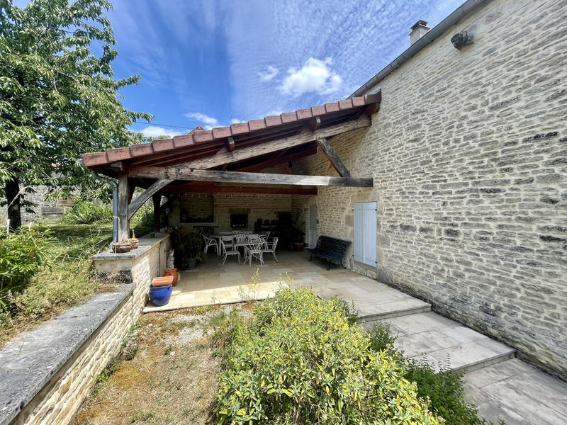 Maison - 372 m² - 9 pièces
