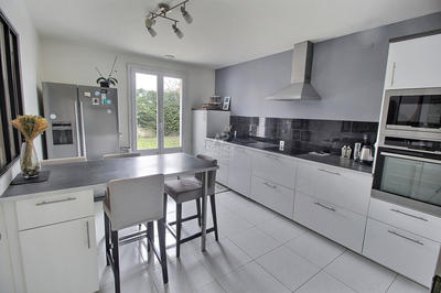 Maison - 180 m² - 7 pièces