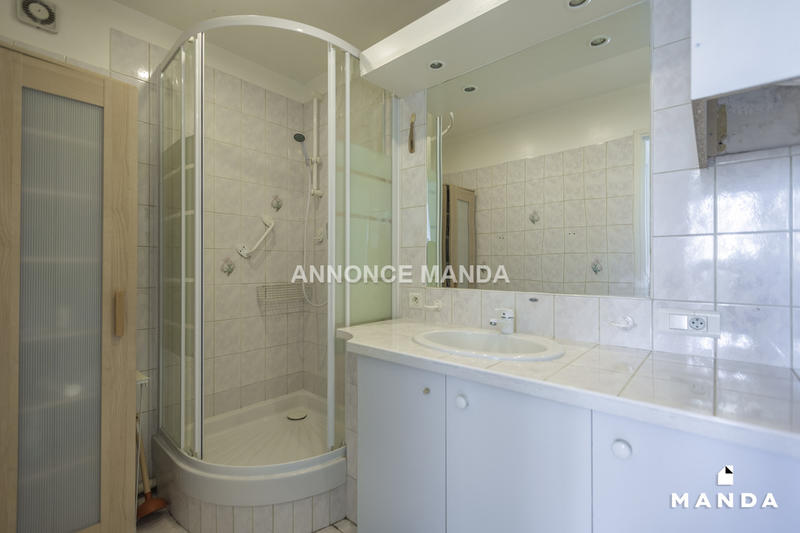 Chambre - 9 m² - 4 pièces