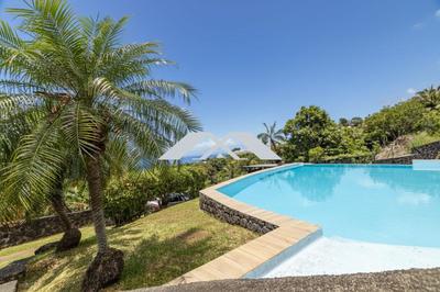 Villa - 264 m² - 9 pièces