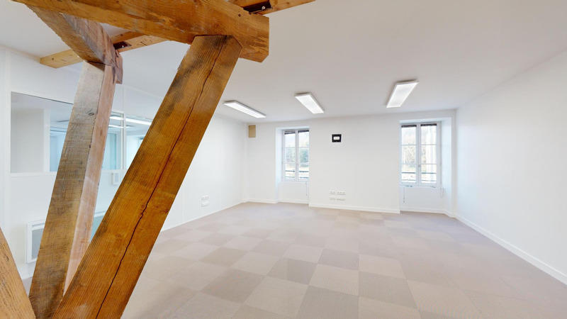 Local commercial - 218 m² - 1 pièce