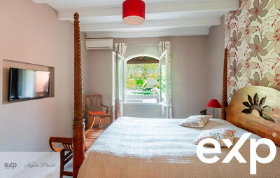 Maison - 152 m² - 8 pièces