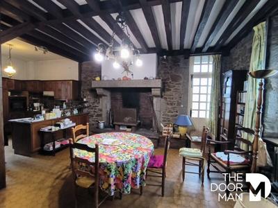 Propriété - 326 m² - 12 pièces