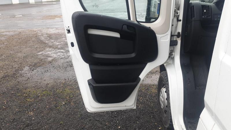 Peugeot Boxer Vu II 2.2 BlueHDi 120 L2h2 Asphalt