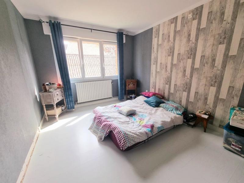 Maison - 270 m² - 10 pièces