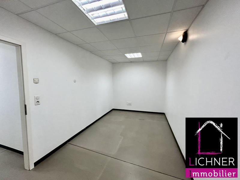 Local d'activités - 134 m² - 6 pièces