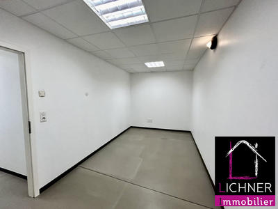 Local d'activités - 134 m² - 6 pièces