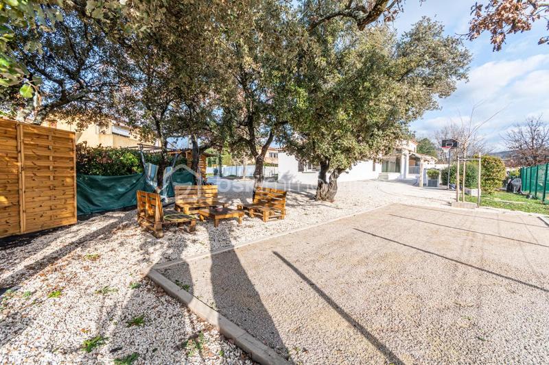 Maison - 196 m² - 7 pièces